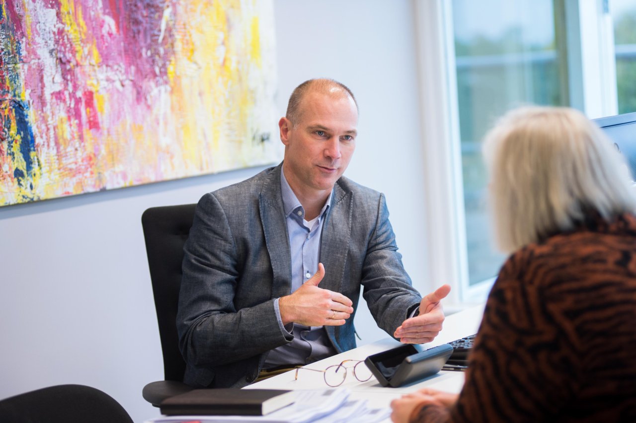 Lager gebruikelijk loon arbeidsongeschikte DGA wordt toegestaan