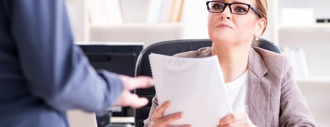 Ontslag als bestuurder houdt einde dienstverband in