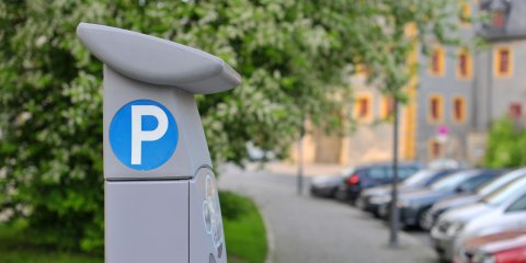 Prejudiciële vragen over karakter naheffingsaanslag parkeerbelasting